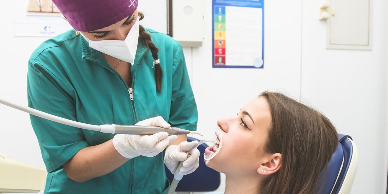 Sai quanto è importante fare regolarmente sedute di igiene orale professionale?